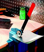 Lever wheel cutter
